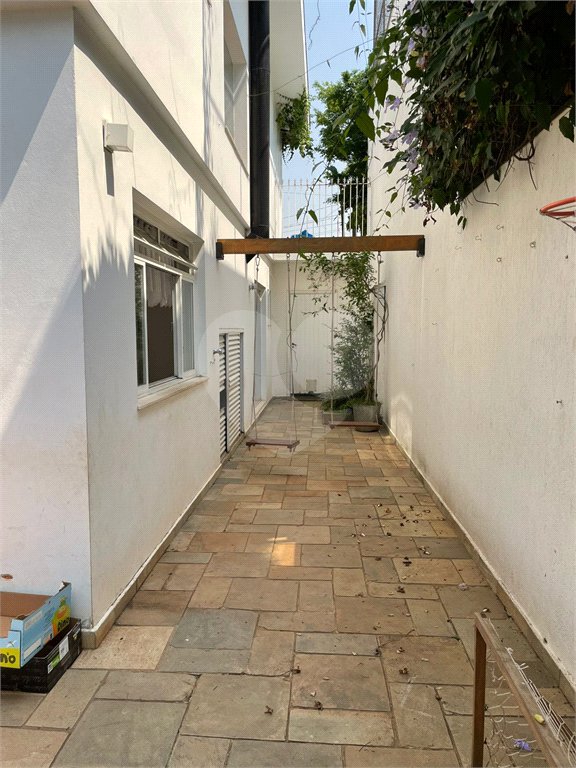 Sobrado à venda com 4 quartos, sendo 1 suíte, em Jardim Prudência, São Paulo, SP