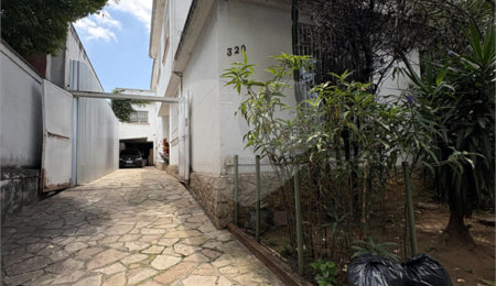 Sobrado à venda com 6 quartos, sendo 1 suíte,  em Vila Nova Conceição, São Paulo, SP