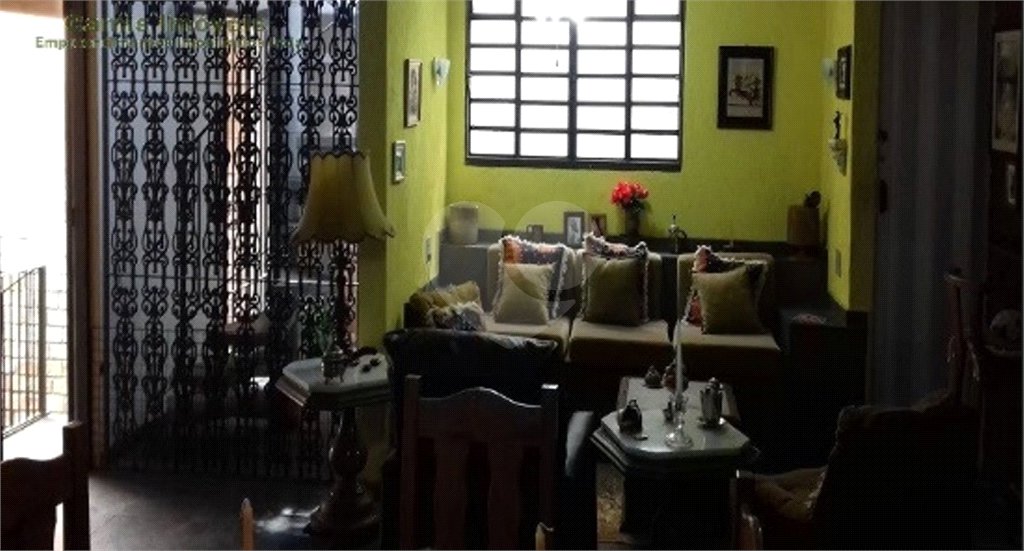 Sobrado à venda com 8 quartos, sendo 3 suítes, em Liberdade, São Paulo, SP