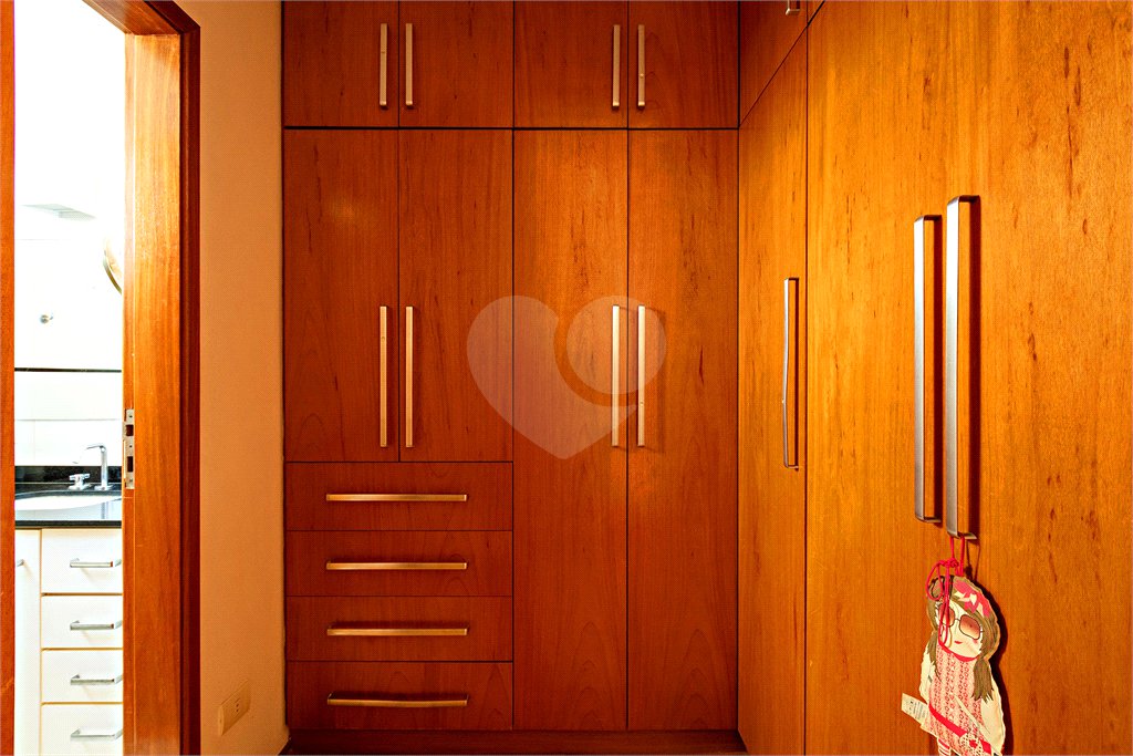Apartamento à venda com 3 quartos, sendo 1 suíte,  em Jardim Marajoara, São Paulo, SP
