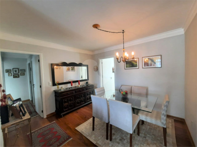 Apartamento à venda com 3 quartos, sendo 1 suíte,  em Alto da Boa Vista, São Paulo, SP