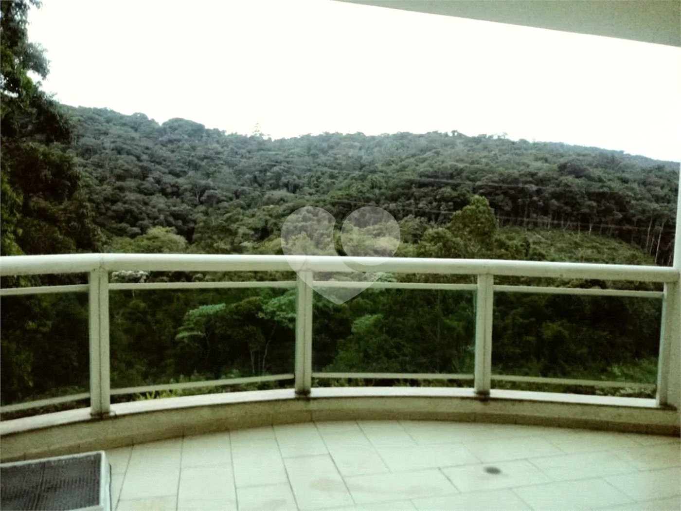 Casa à venda com 5 suítes no condomínio Suíça da Cantareira, Mairiporã - SP