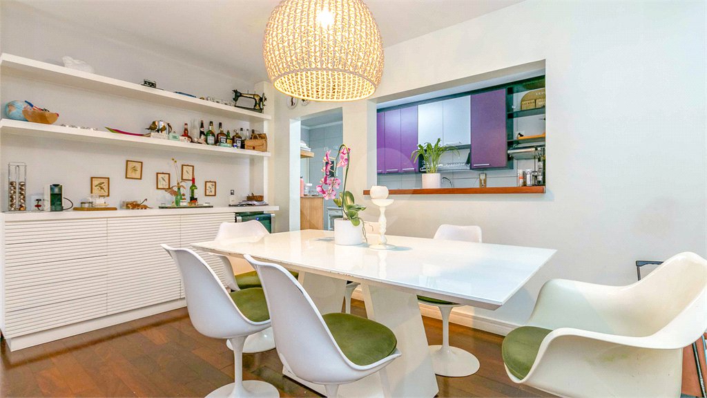 Apartamento à venda com 3 quartos, sendo 2 suítes,  em Pinheiros, São Paulo, SP