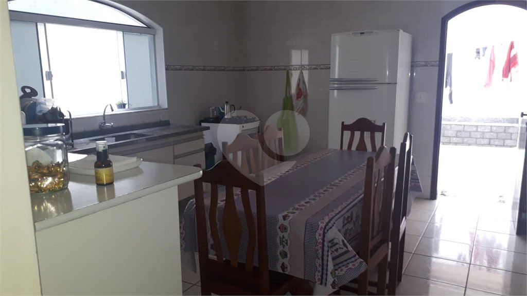 Sobrado à venda com 3 quartos, sendo 1 suíte,  em Vila Caputera, Mogi das Cruzes, SP