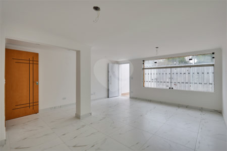 Sobrado à venda com 2 quartos, sendo 1 suíte,  em Jardim Prudência, São Paulo, SP