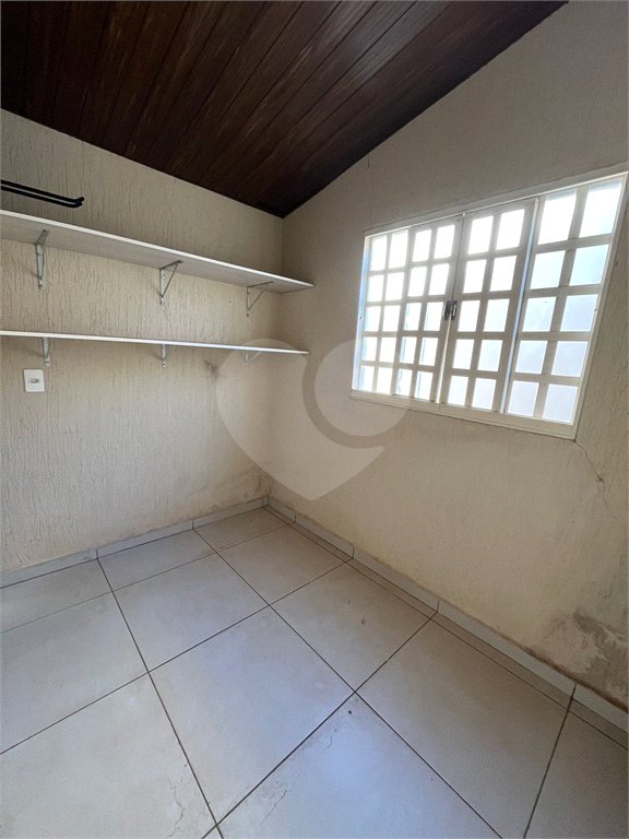 Casa à venda com 3 quartos, sendo 1 suíte, em Ipê, Três Lagoas, MS