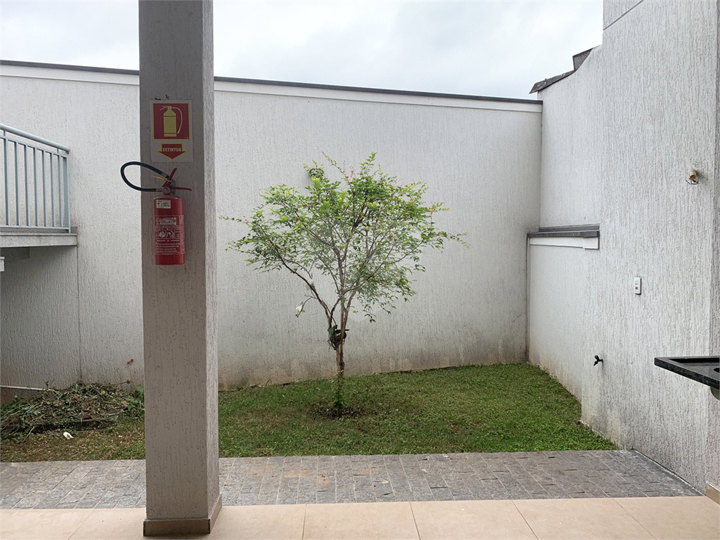 Casa à venda com 2 suítes no condomínio Residencial Pitangueiras, São Paulo - SP