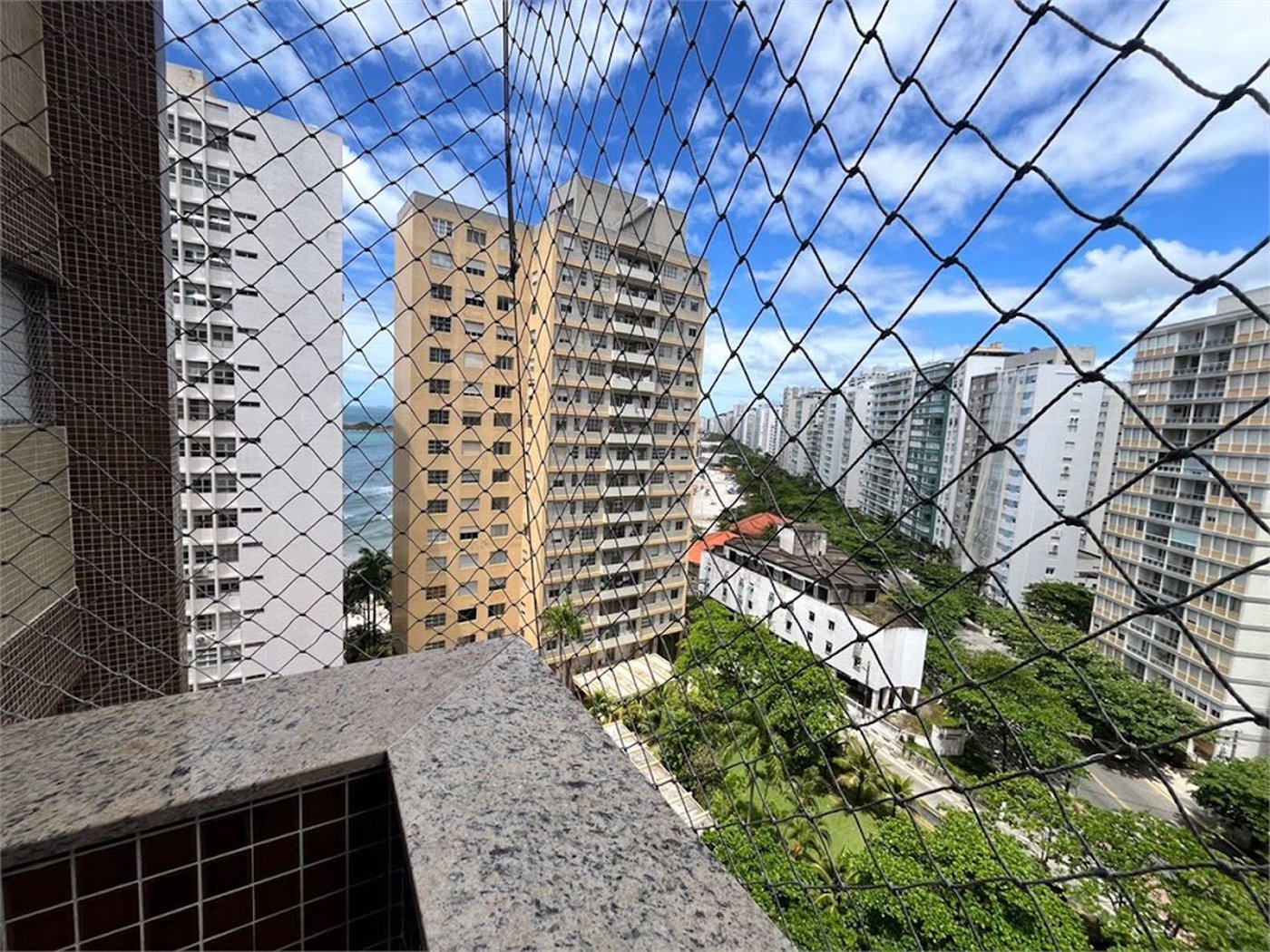 Apartamento com 3 dormitórios à venda, 100 m² por R$ 650.000,00 - Pitangueiras - Guarujá/SP