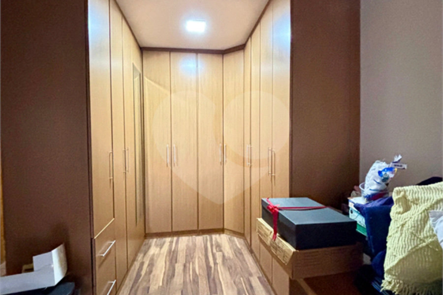 Sobrado à venda com 6 quartos, sendo 5 suítes, em Tremembé, São Paulo, SP