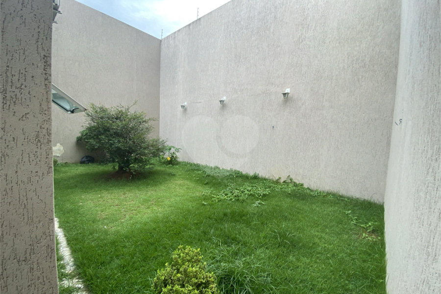 Sobrado à venda com 3 quartos, sendo 1 suíte,  em Jardim Vila Galvão, Guarulhos, SP