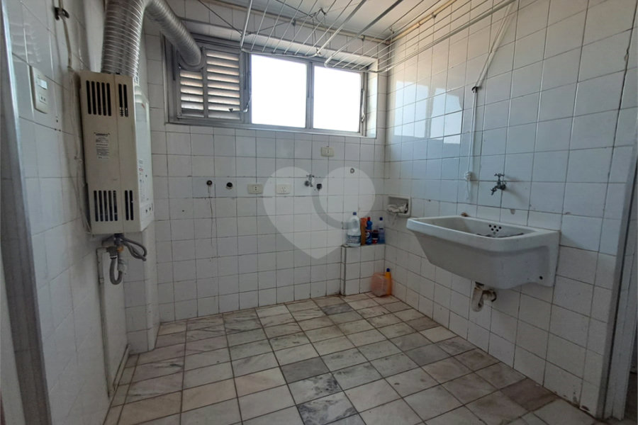 Apartamento à venda com 3 quartos, sendo 1 suíte,  em Paraíso, São Paulo, SP