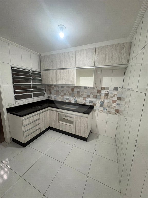 Casa à venda com 2 quartos no condomínio Carvalho Lagares, Poá - SP