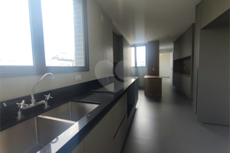 Cobertura à venda com 3 suítes em Vila Nova Conceição, São Paulo, SP