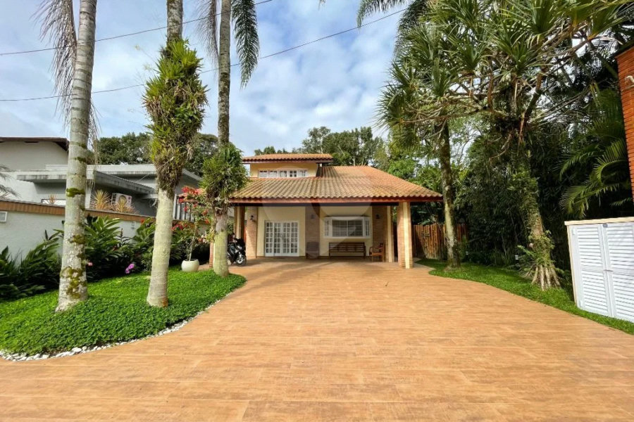 Casa à venda com 4 suítes em Riviera de São Lourenço, Bertioga, SP