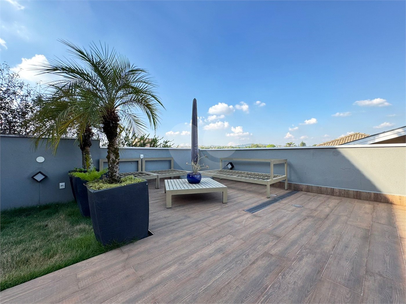 Casa à venda com 3 suítes no condomínio Terras de São Francisco, Vinhedo - SP