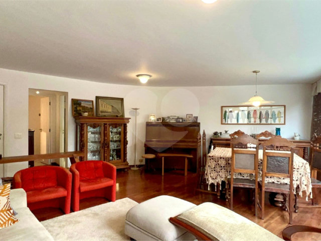 Apartamento à venda com 3 quartos, sendo 1 suíte,  em Jardim Europa, São Paulo, SP