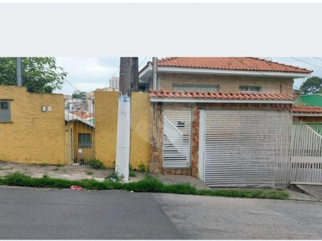 Sobrado à venda com 3 quartos, sendo 1 suíte,  em Vila Constança, São Paulo, SP