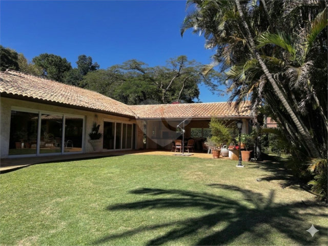 Casa Térrea à venda com 5 quartos, sendo 3 suítes,  em Interlagos, São Paulo, SP
