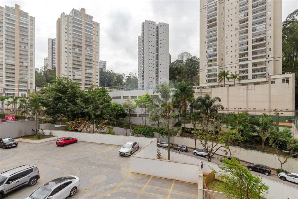Apartamento à venda com 2 quartos, sendo 1 suíte,  em Vila Andrade, São Paulo, SP