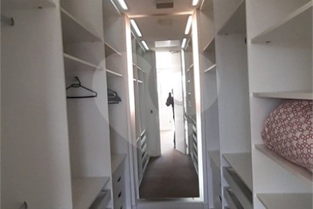 Casa à venda com 5 suítes em Tanque, Atibaia, SP