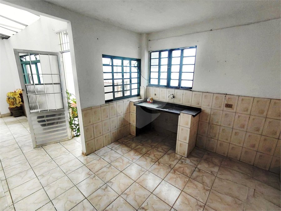Sobrado à venda com 3 quartos, sendo 1 suíte, em Vila Constança, São Paulo, SP