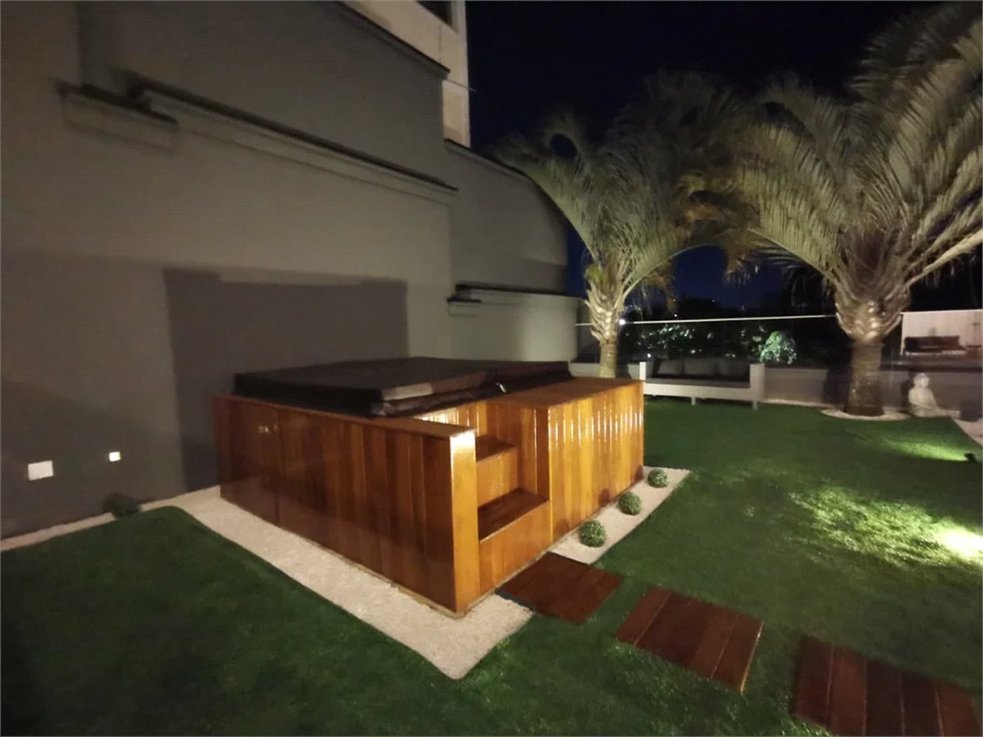 Casa à venda ou para alugar com 4 suítes em Parque dos Príncipes, São Paulo, SP