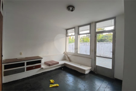 Casa Térrea à venda com 5 quartos, sendo 2 suítes, em Chácara Monte Alegre, São Paulo, SP