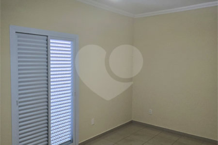 Casa à venda com 4 quartos, sendo 1 suíte, no condomínio Raizes, Paulínia - SP