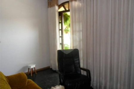 Casa à venda com 3 quartos, sendo 1 suíte, em Jardim Santa Helena, Poá, SP