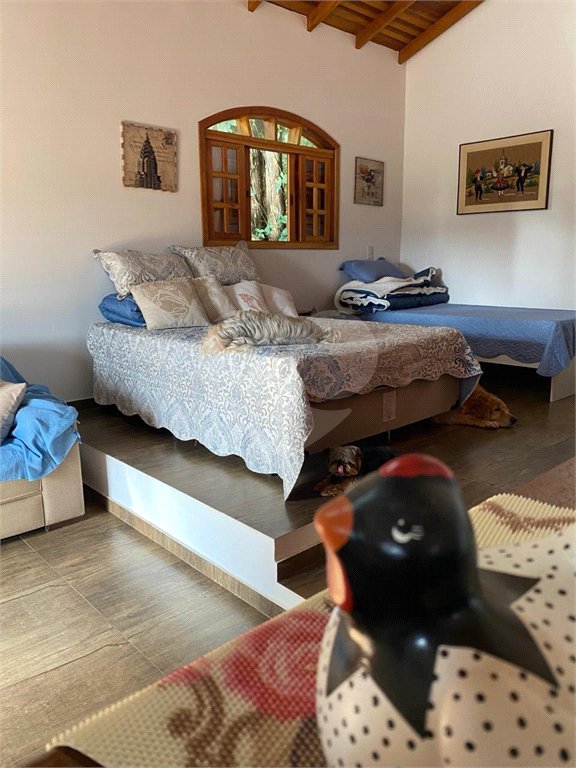 Casa à venda com 3 quartos, sendo 1 suíte, no condomínio Associação Reserva das Hortênsias, Mairiporã - SP
