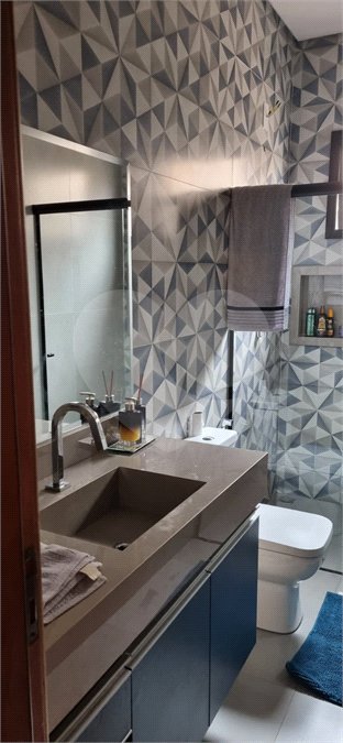 Casa à venda com 3 quartos, sendo 1 suíte, no condomínio Villas Mabel, Ribeirão Preto - SP