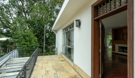 Casa Térrea à venda ou para alugar com 4 suítes em Jardim Marajoara, São Paulo, SP