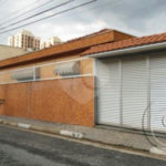 Casa térrea com salas comerciais em anexo à venda na região da Moóca