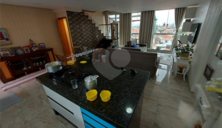 Sobrado à venda com 6 quartos, sendo 2 suítes, em Vila Oratório, São Paulo, SP