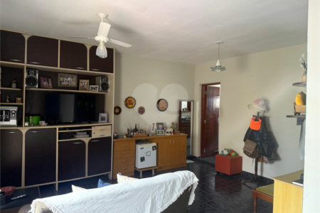 Casa à venda com 3 quartos, sendo 1 suíte, em Vila Romão, Salto, SP
