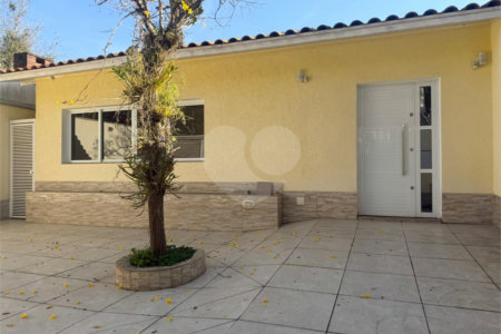 Casa Térrea à venda com 3 quartos, sendo 1 suíte, em Alto da Boa Vista, São Paulo, SP