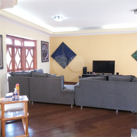 Casa à venda com 4 quartos, sendo 3 suítes, no condomínio Arujá 5, Arujá - SP