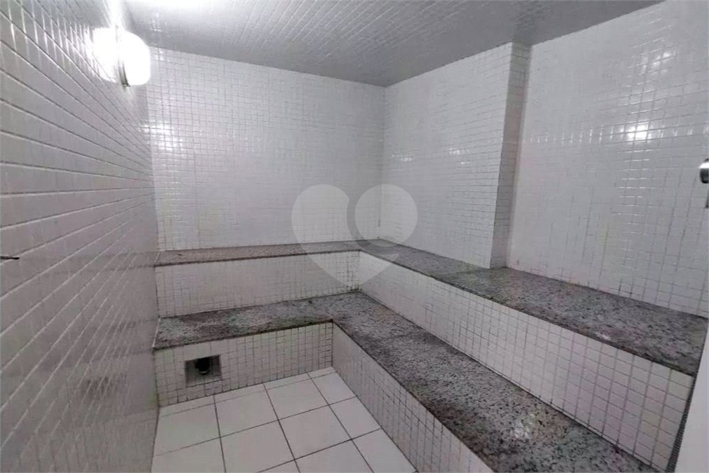 Apartamento à venda com 2 quartos, sendo 1 suíte, em Praça da Bandeira, Rio de Janeiro, RJ