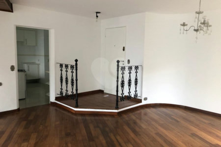 Apartamento à venda com 3 quartos, sendo 1 suíte, em Vila Andrade, São Paulo, SP