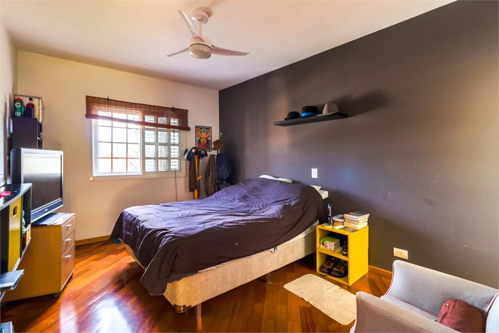 Sobrado à venda ou para alugar com 4 quartos, sendo 3 suítes, em Vila Madalena, São Paulo, SP