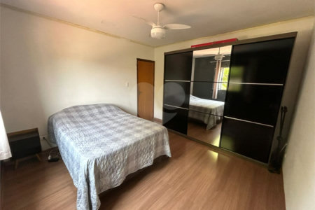 Sobrado à venda com 6 quartos, sendo 1 suíte,  em Vila do Encontro, São Paulo, SP
