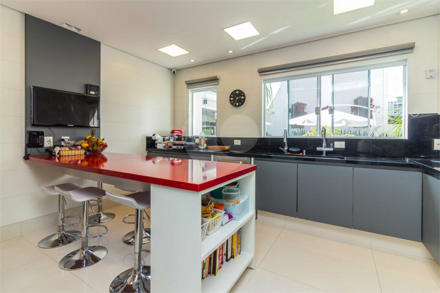 Casa à venda com 4 suítes no condomínio Residencial Quinta das Andorinhas, São Paulo - SP
