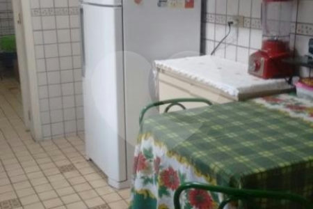 Sobrado à venda com 4 quartos, sendo 1 suíte, em Campo Belo, São Paulo, SP