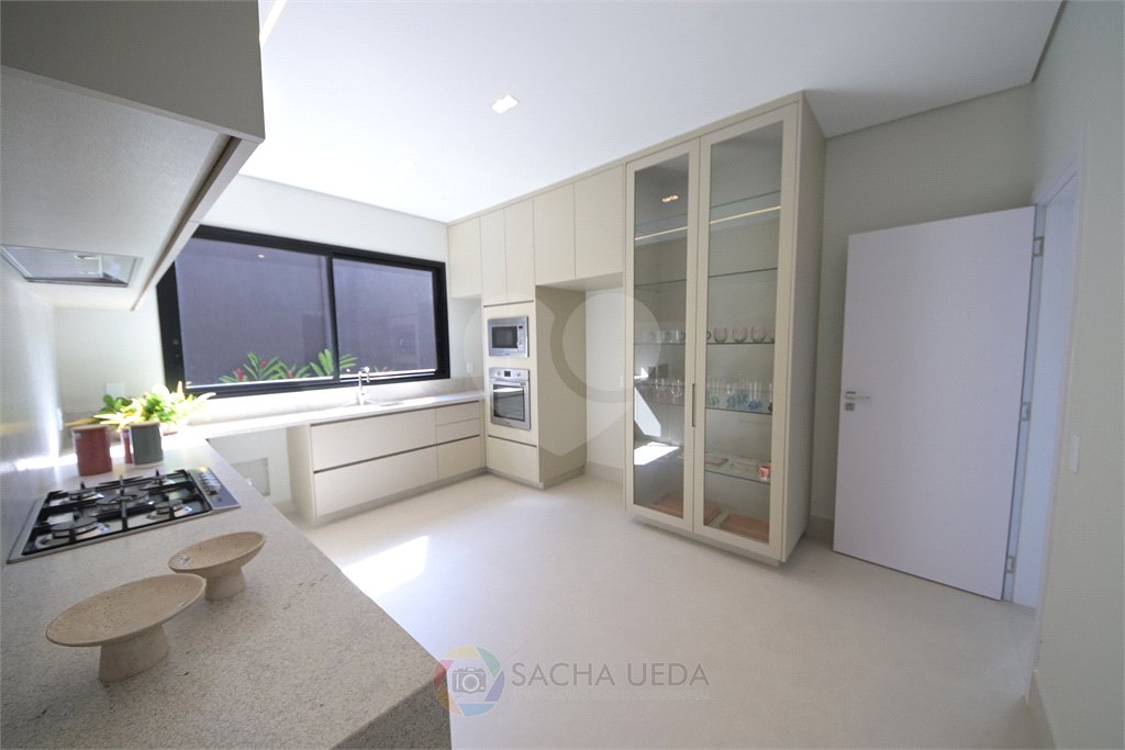 Casa à venda com 4 suítes no condomínio Villa dos Pinheiros, Indaiatuba - SP