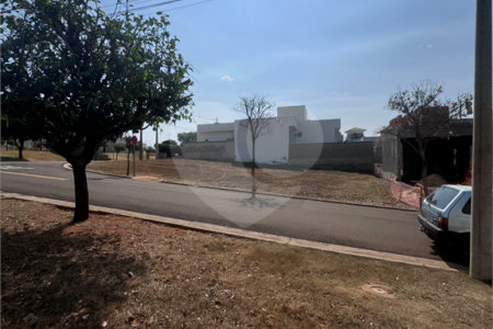 Terreno à venda em Residencial Village Damha II, Araraquara, SP