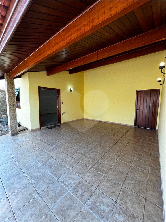 Casa à venda com 3 quartos em Parque da Lagoa, Itapetininga, SP