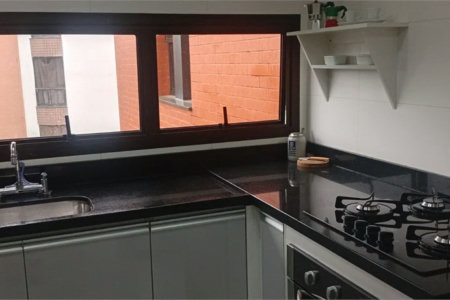 Apartamento à venda com 3 quartos, sendo 1 suíte,  em Vila Andrade, São Paulo, SP