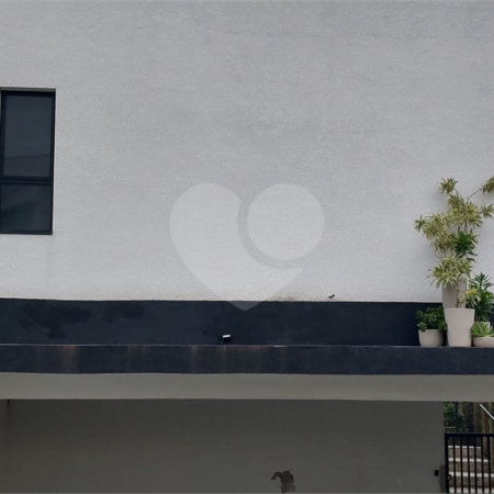 Casa à venda ou para alugar com 4 quartos, sendo 3 suítes, no condomínio Figueira Garden, Atibaia - SP