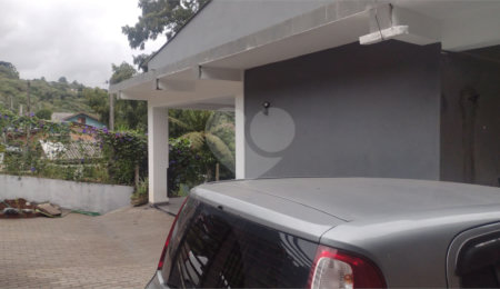 Casa à venda com 3 quartos, sendo 1 suíte,  em Prinstrop, Gramado, RS