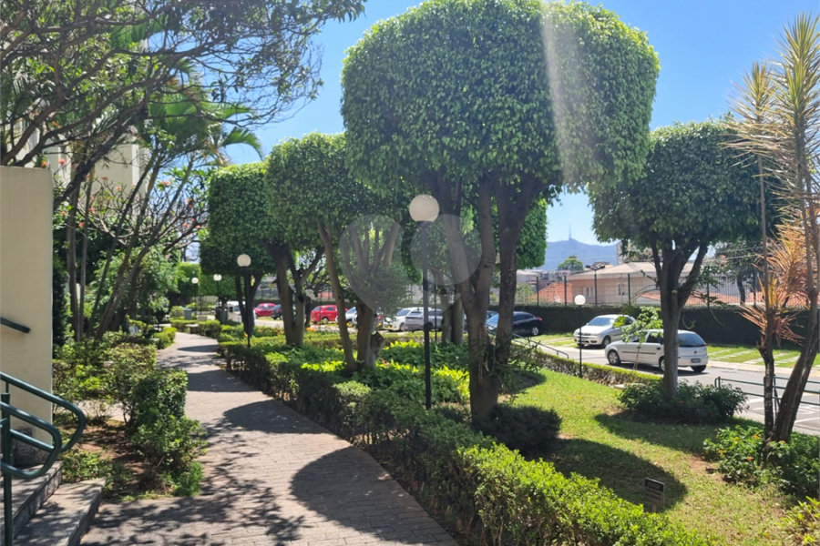 Apartamento à venda com 2 quartos em Parque Maria Domitila, São Paulo, SP